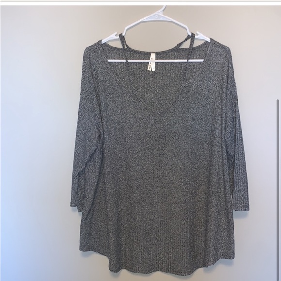 Cold Shoulder Top - Picture 2 of 4